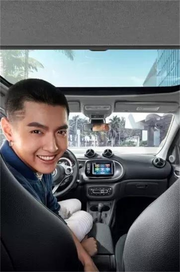 【怎样坐上吴亦凡的副驾驶?】smart forfour 4门4座到