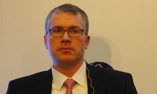 美国美林证券董事总经理Jeremy MacFadyen