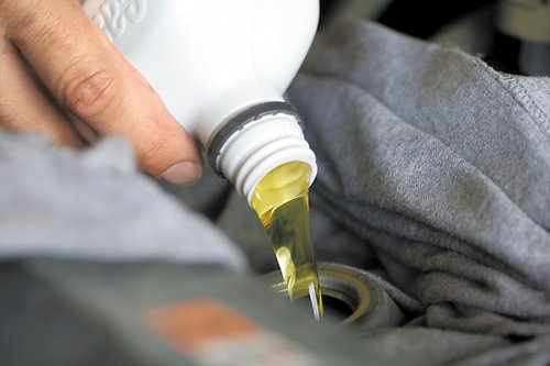 爱车冬季保养诀窍多 机油更换要及时