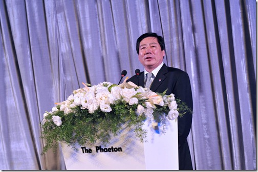 庞大集团董事长庞庆华先生在昆明辉腾定制中心开业仪式上致辞