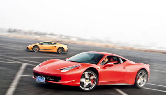 法拉利458 Italia与兰博基尼Gallardo LP 570-4 Superleggera