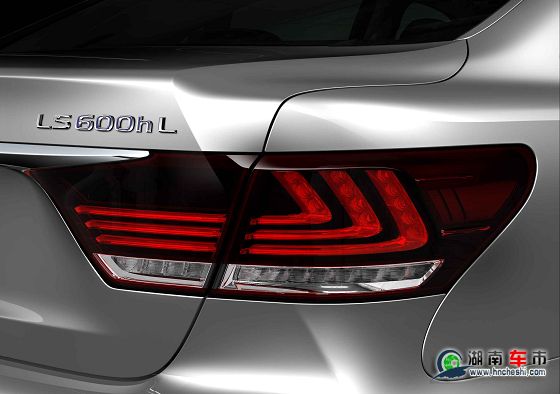 全新改款LS600hL尾灯