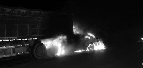 爆胎酿事故 定期检查胎纹胎压真的很重要